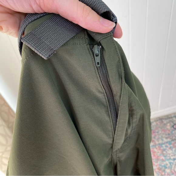 Columbia Cargo Shorts Omni-Shade Men's Size 42 Army Green Belted Lightweight - Picture 13 of 15